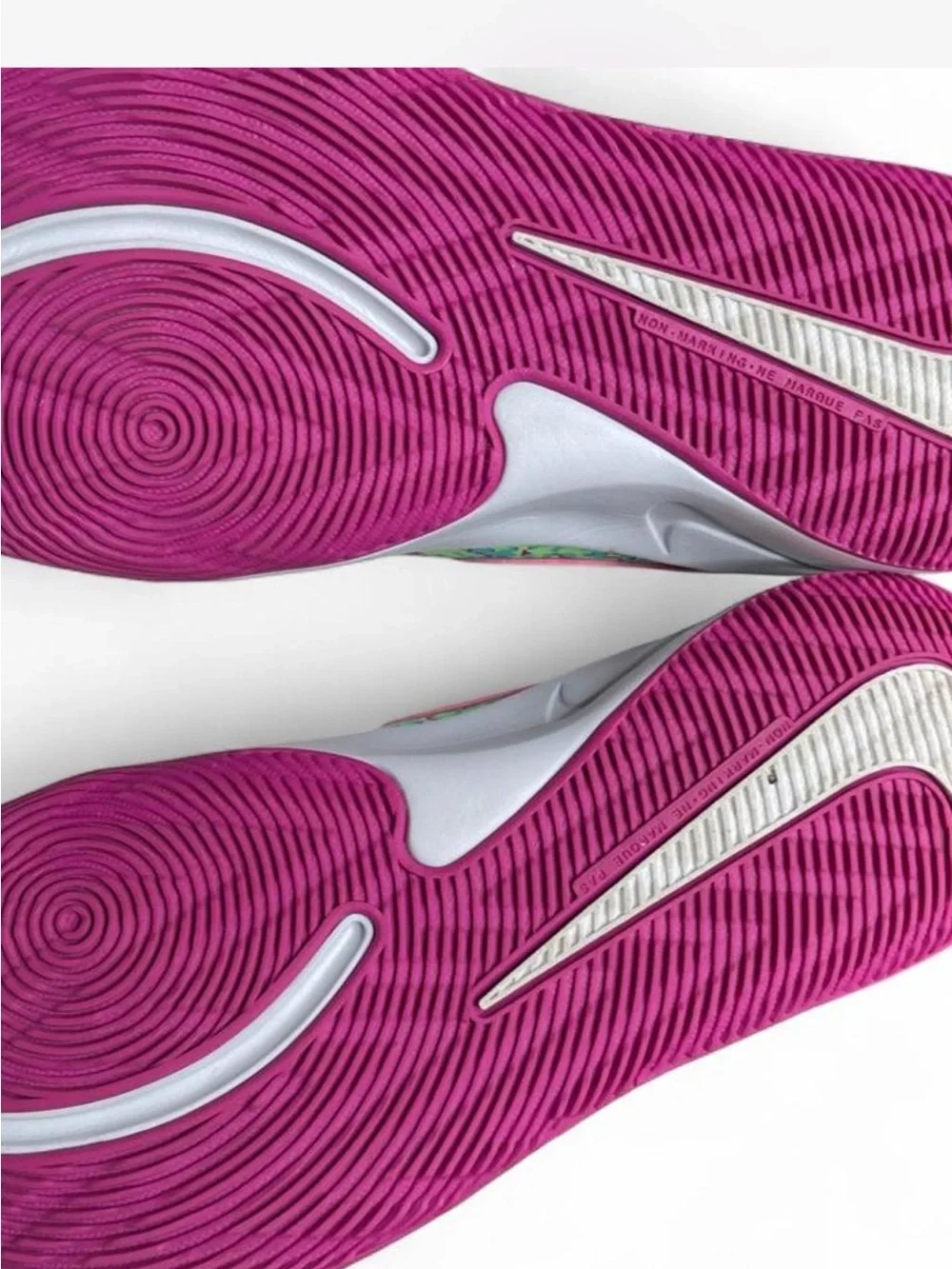 Nike Team Hustle D 9 DIGI Pink Teal Basketball Shoes Youth 6.5Y